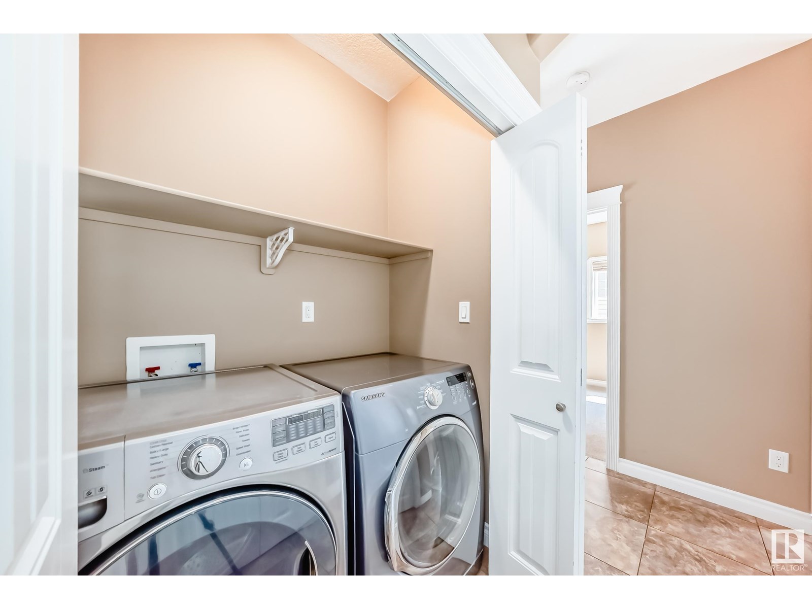 Photo 26 of 15143 32 St Nw, Edmonton AB