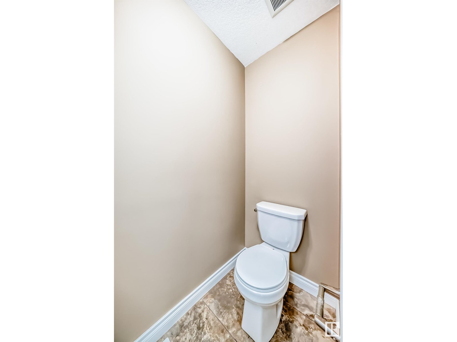 Photo 38 of 15143 32 St Nw, Edmonton AB