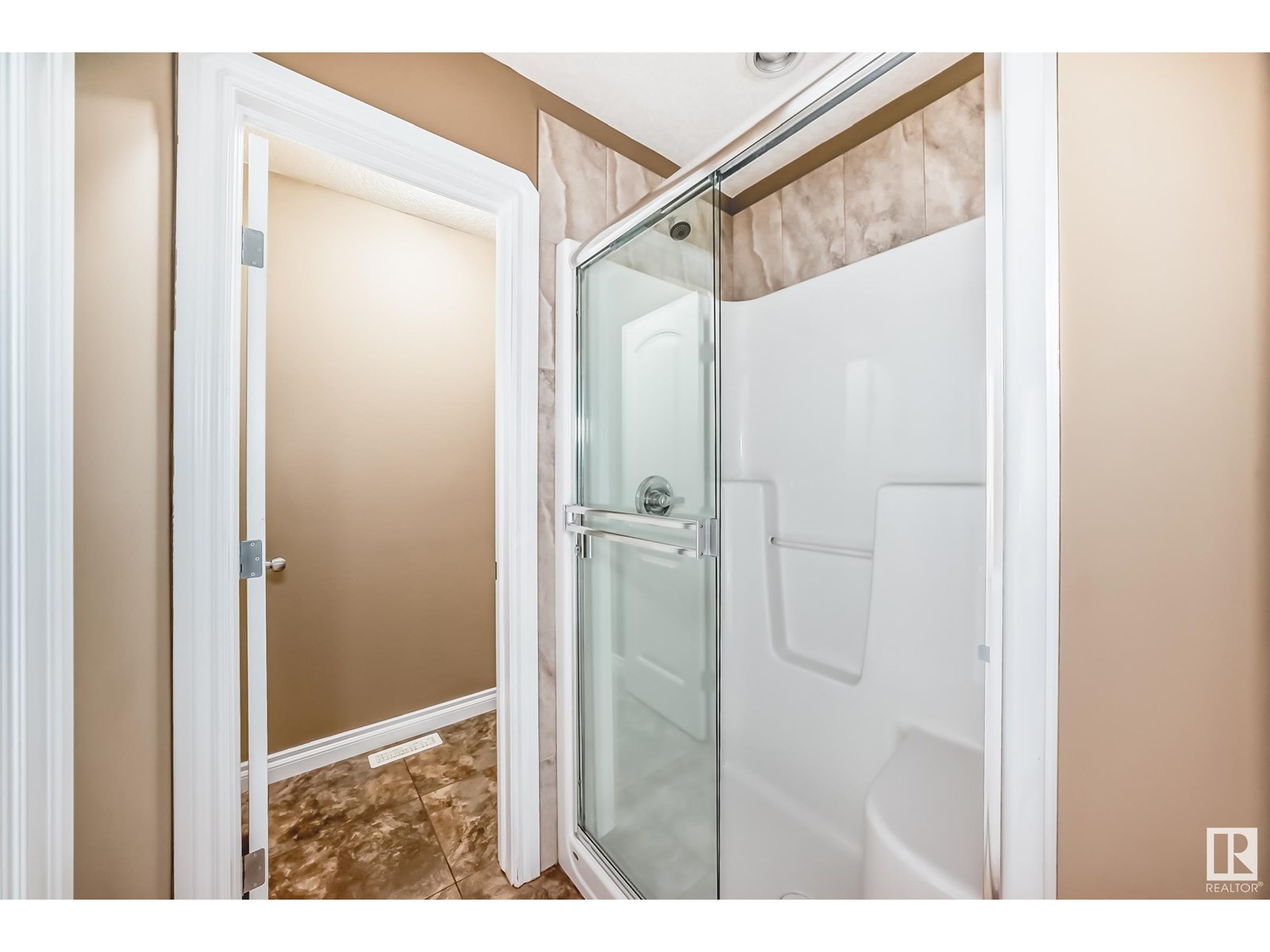 Photo 36 of 15143 32 St Nw, Edmonton AB