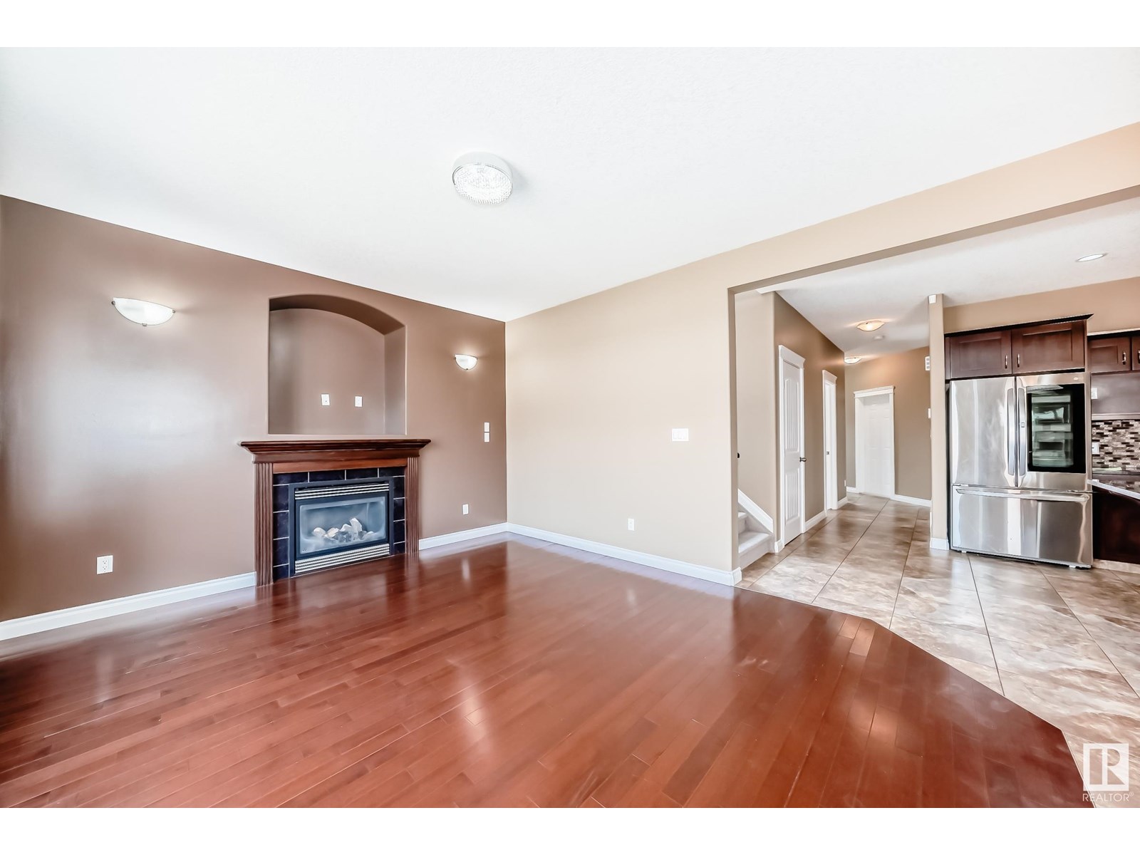 Photo 15 of 15143 32 St Nw, Edmonton AB
