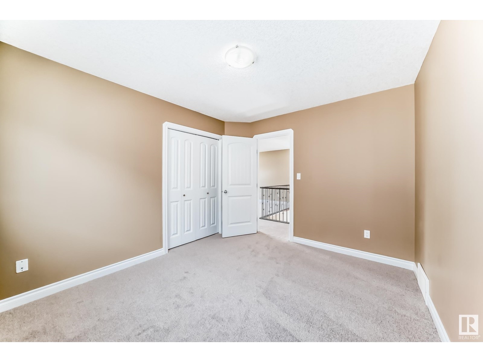 Photo 48 of 15143 32 St Nw, Edmonton AB