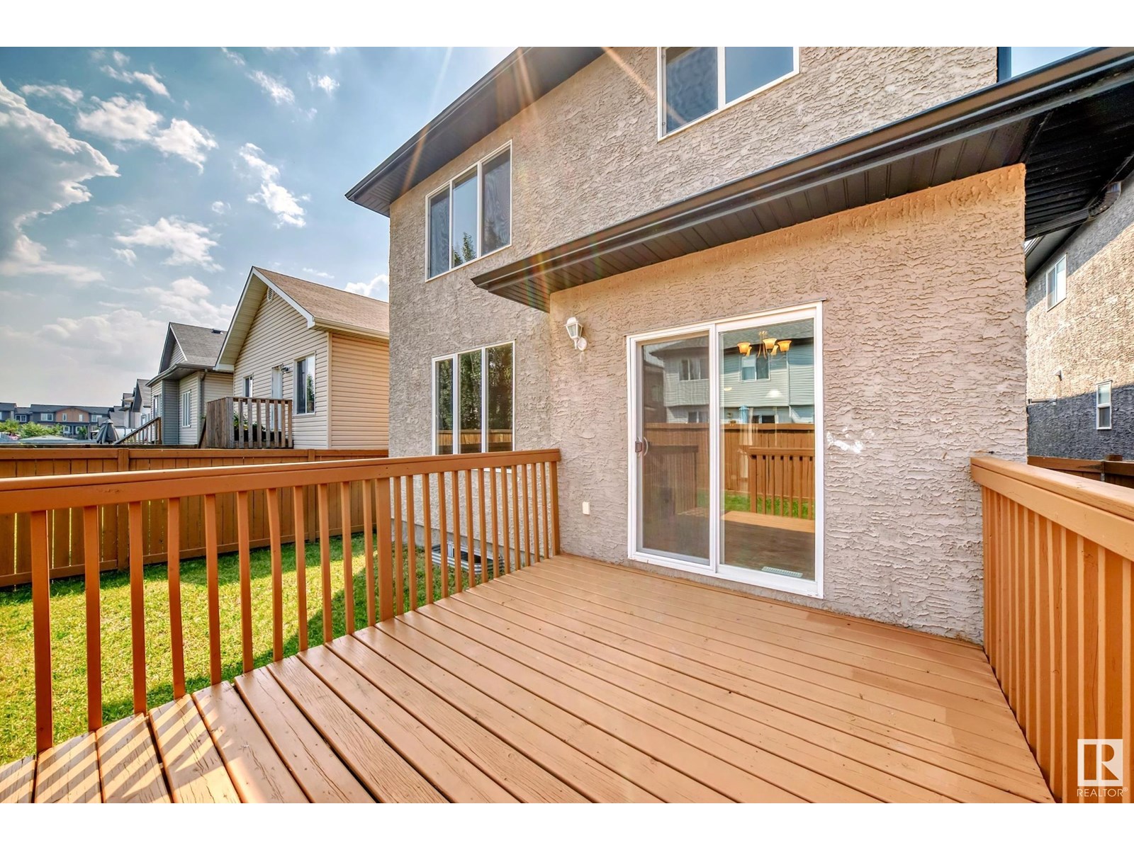 Photo 21 of 15143 32 St Nw, Edmonton AB