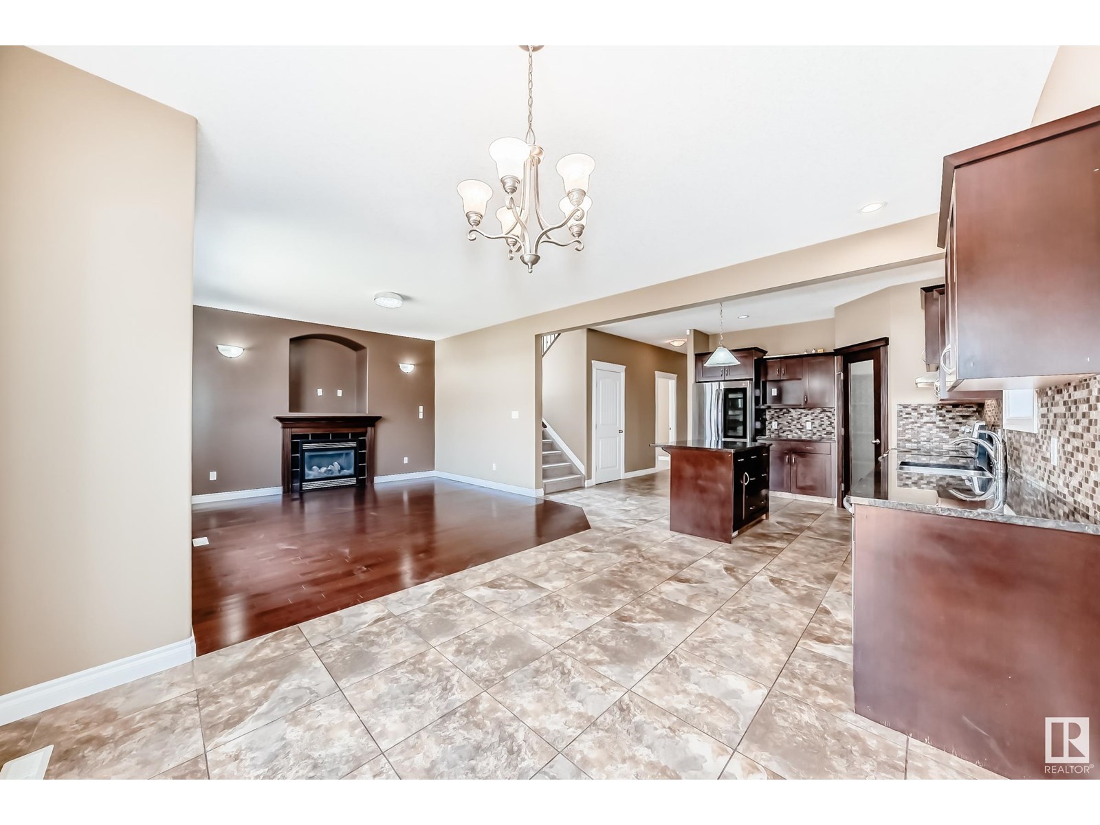 Photo 22 of 15143 32 St Nw, Edmonton AB