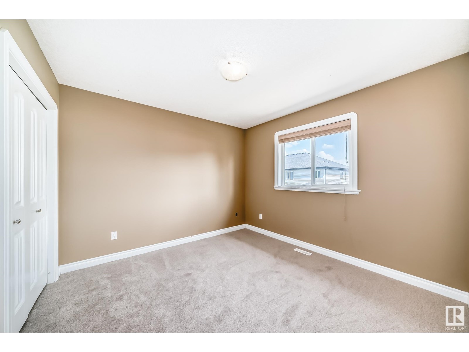 Photo 45 of 15143 32 St Nw, Edmonton AB
