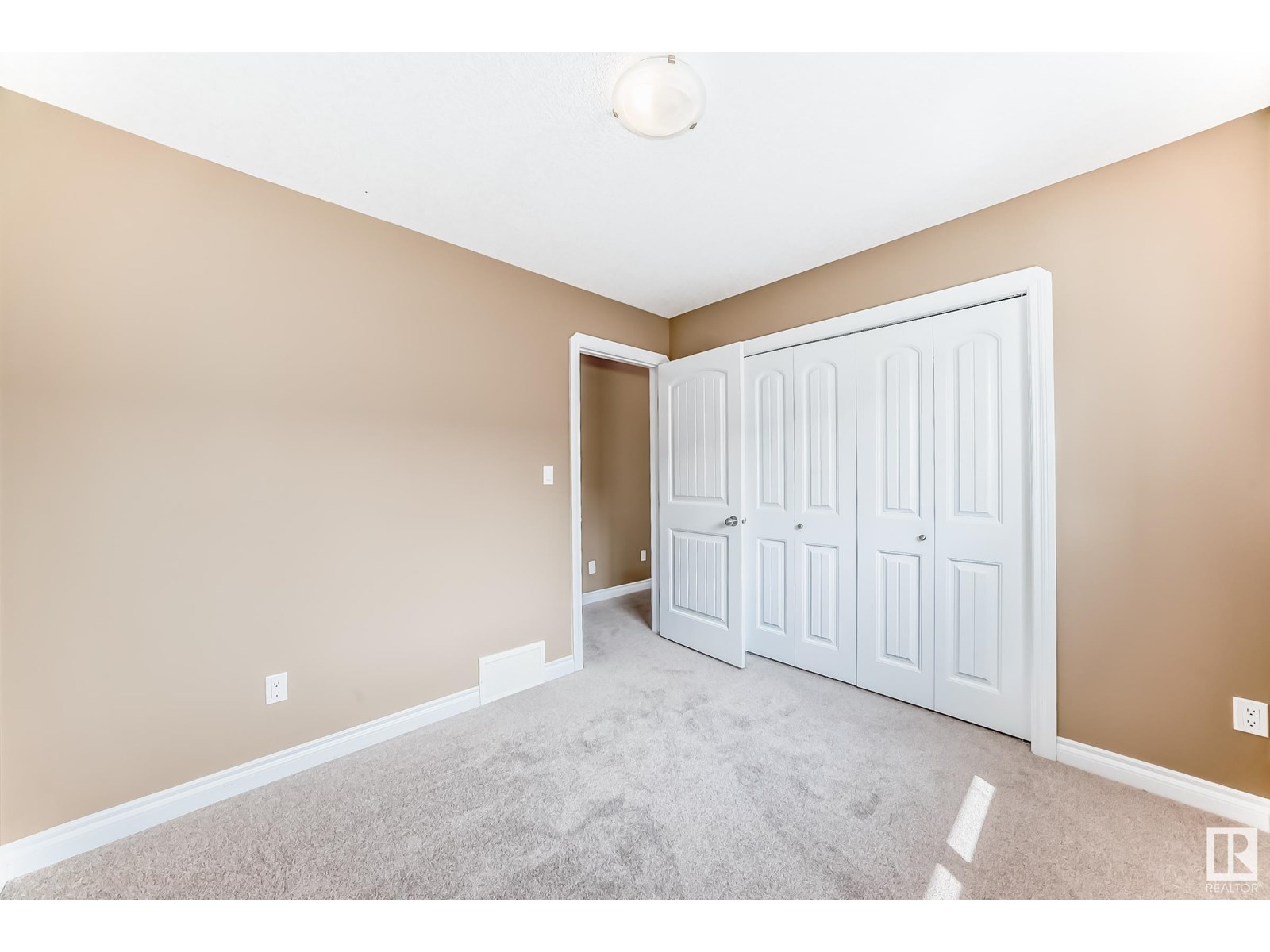 Photo 50 of 15143 32 St Nw, Edmonton AB