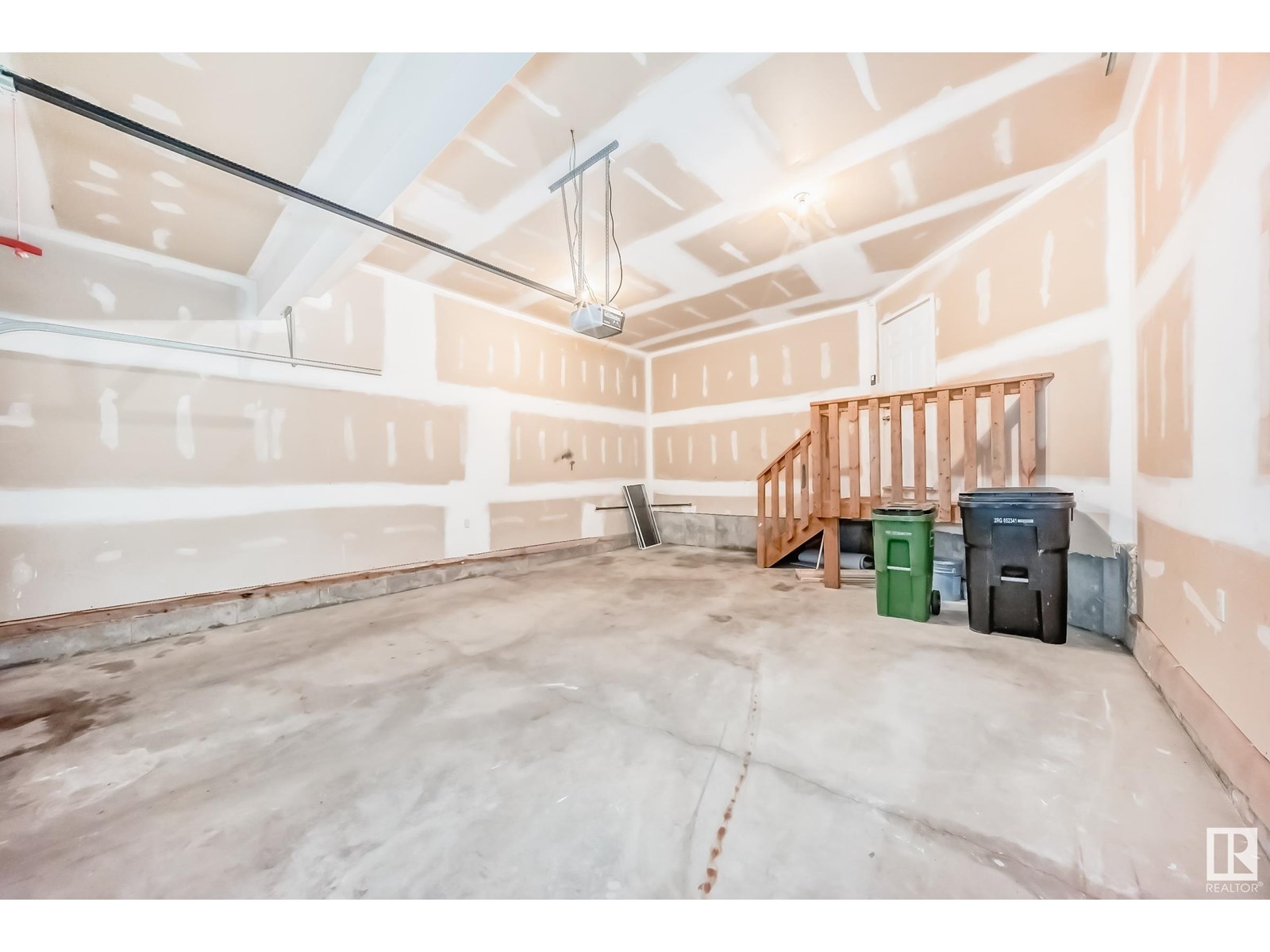 Photo 63 of 15143 32 St Nw, Edmonton AB