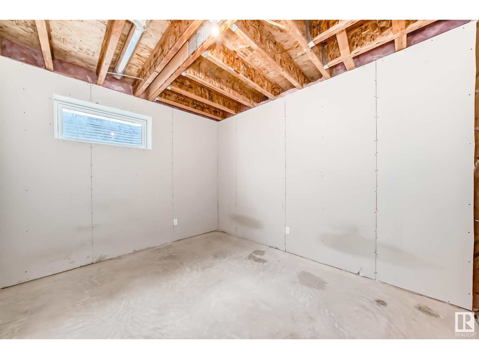 Photo 59 of 15143 32 St Nw, Edmonton AB