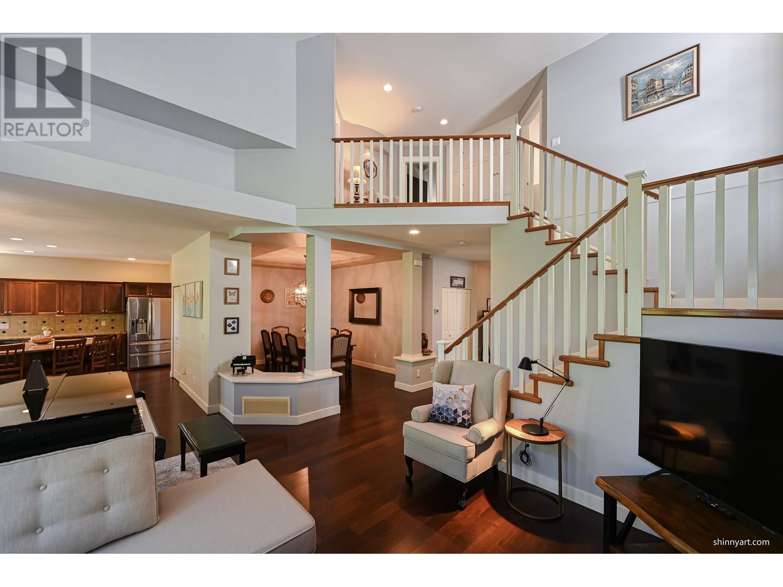 Photo 4 of 148 Maple Drive, Port Moody BC
