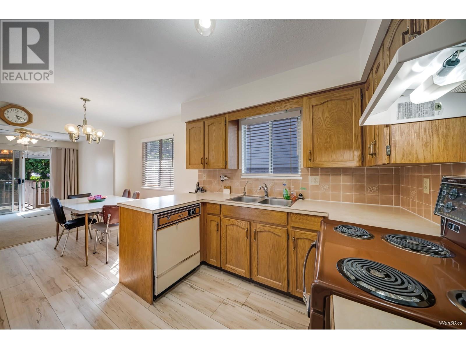 Photo 35 of 2232 Wenonah Street, Vancouver BC
