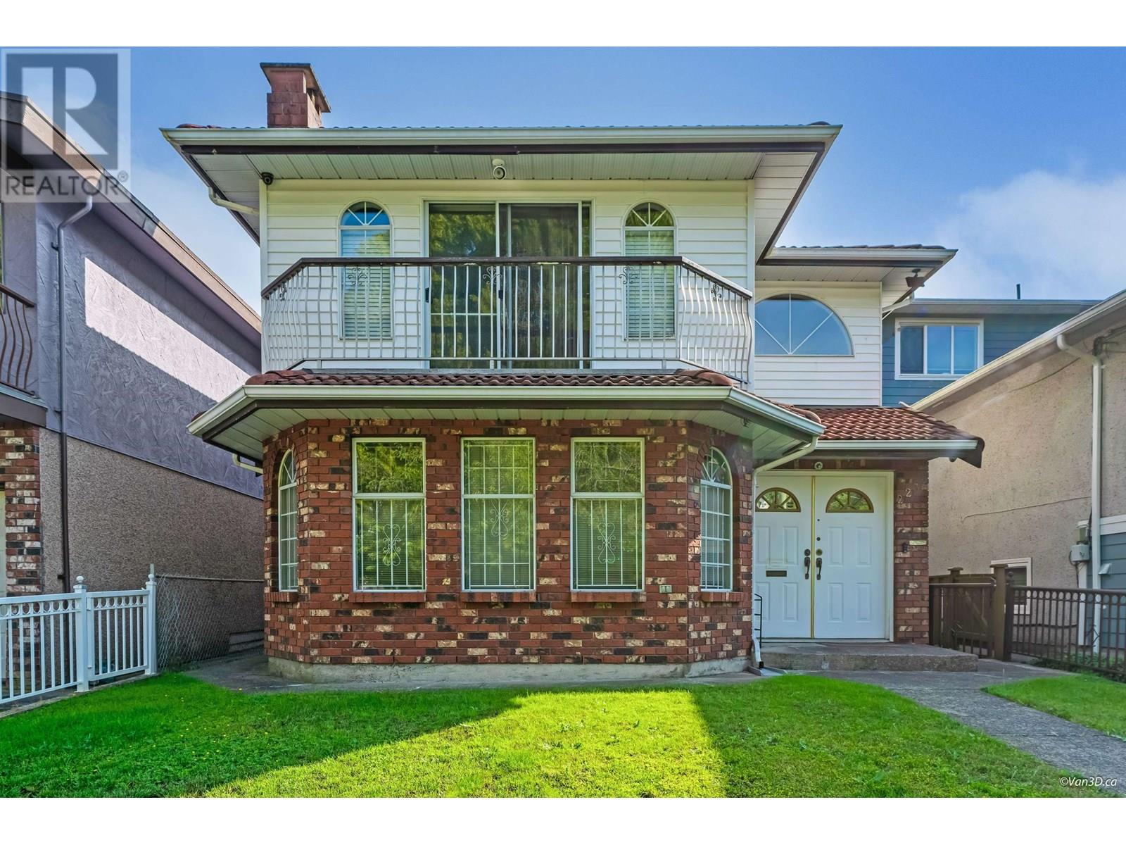 Photo 36 of 2232 Wenonah Street, Vancouver BC