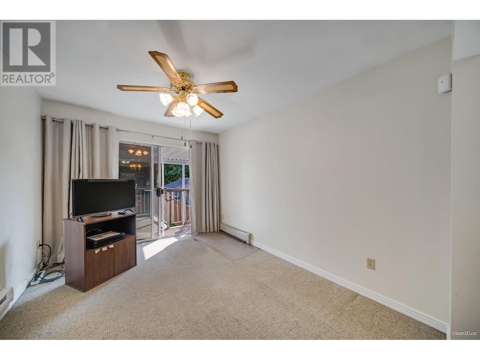 Photo 4 of 2232 Wenonah Street, Vancouver BC