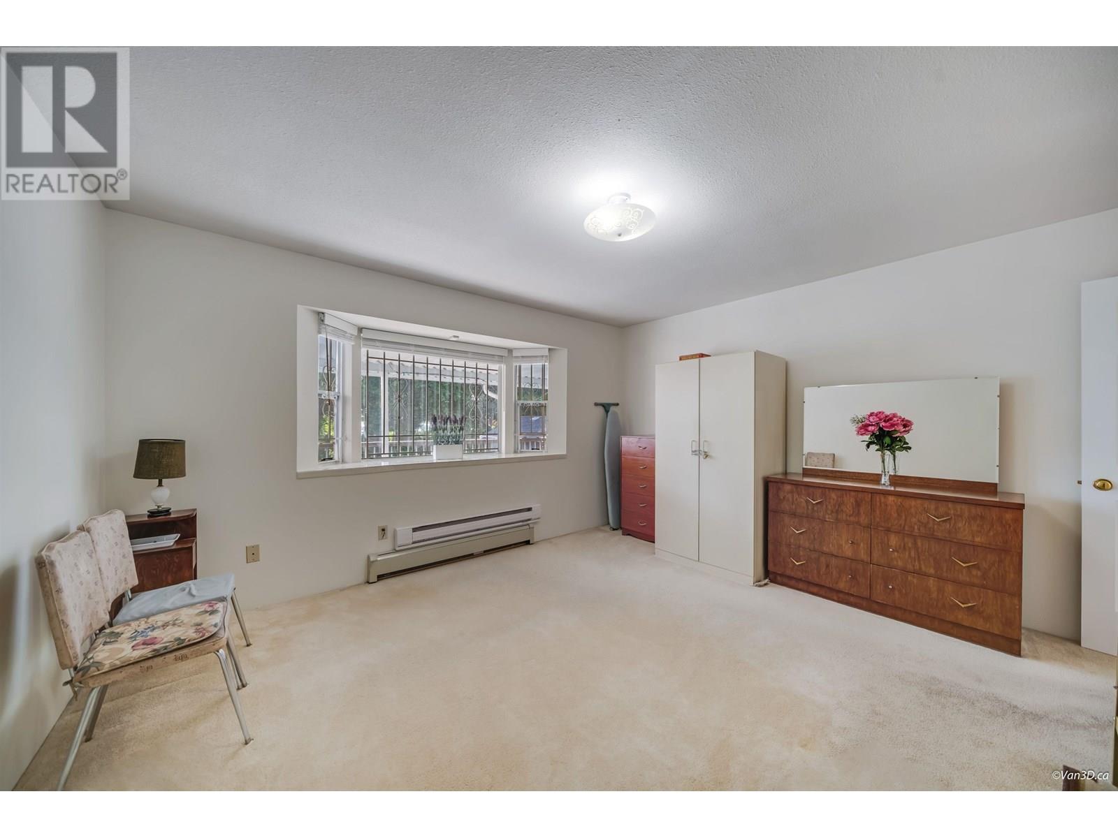Photo 3 of 2232 Wenonah Street, Vancouver BC