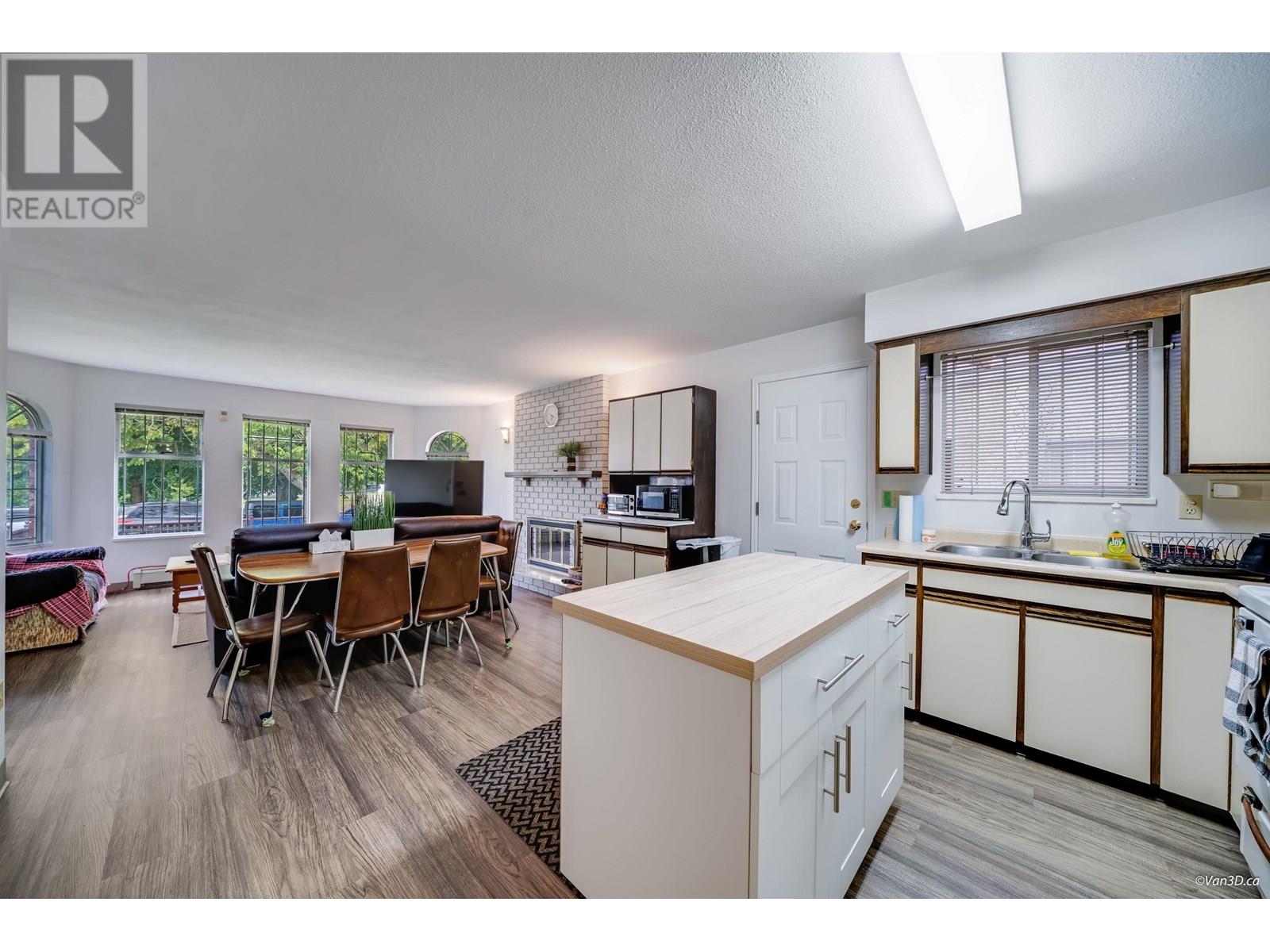 Photo 38 of 2232 Wenonah Street, Vancouver BC