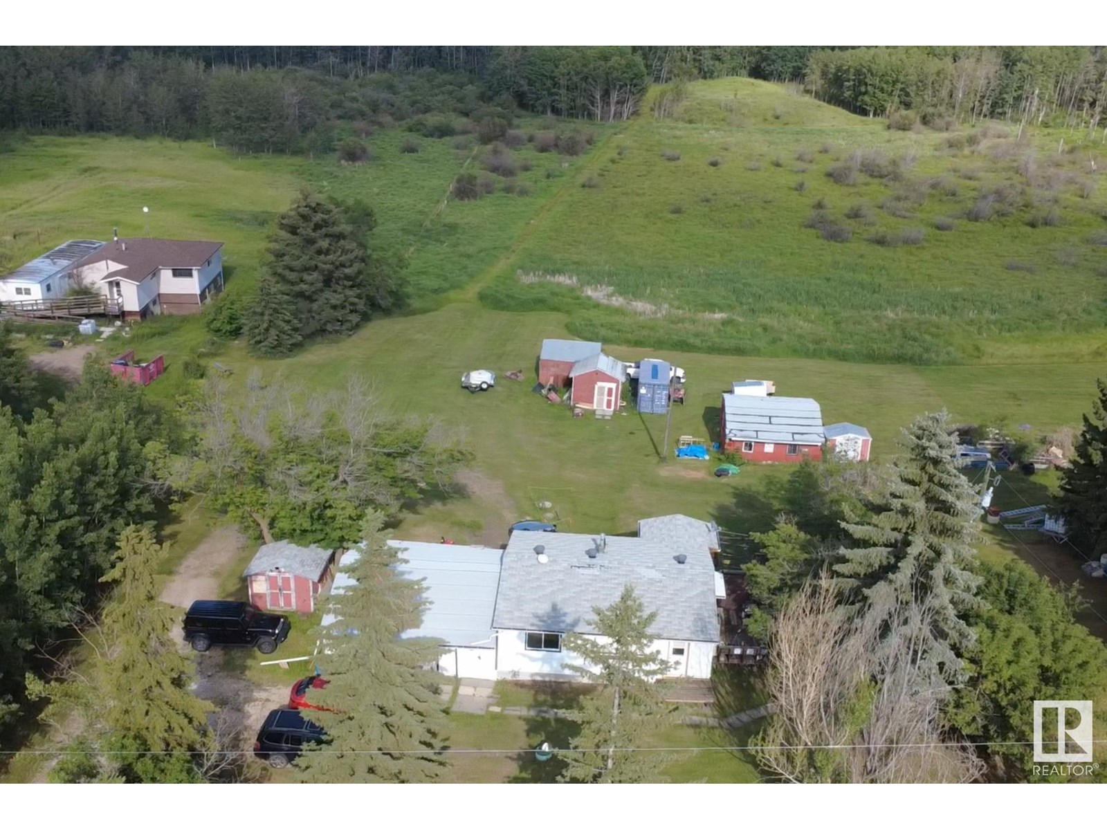 Photo 13 of 53045 Rge Road 215, Rural Strathcona County AB