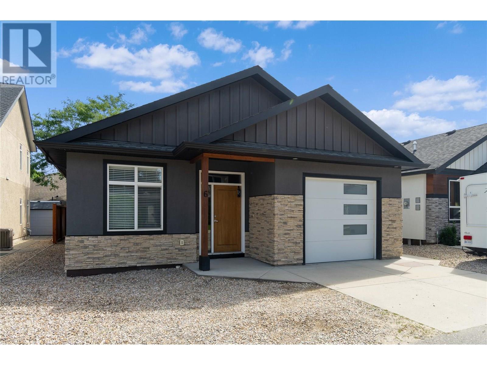Photo 2 of 151 Beatty Avenue Nw Unit 6, Salmon Arm BC