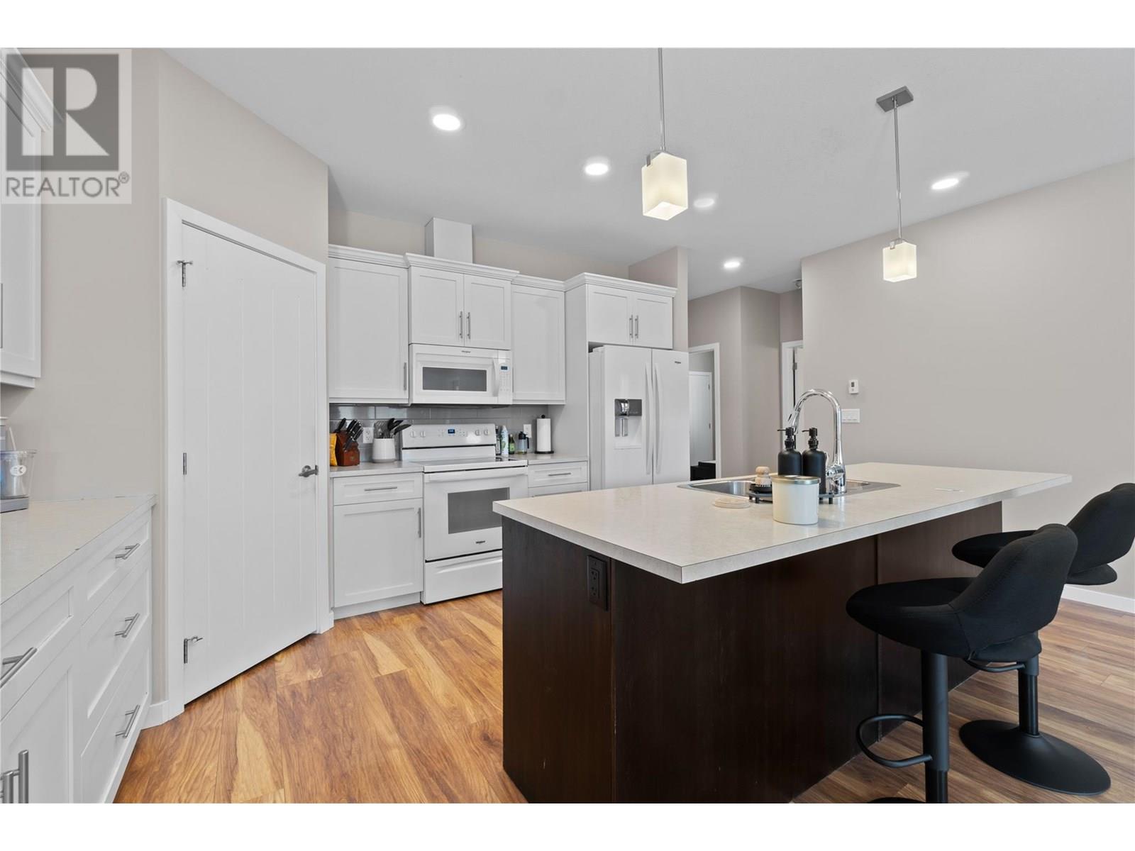 Photo 6 of 151 Beatty Avenue Nw Unit 6, Salmon Arm BC
