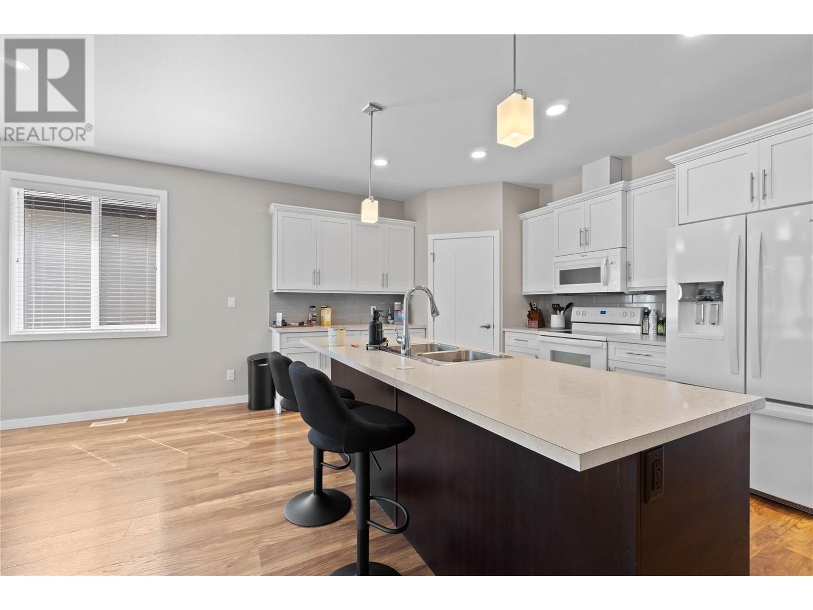 Photo 5 of 151 Beatty Avenue Nw Unit 6, Salmon Arm BC