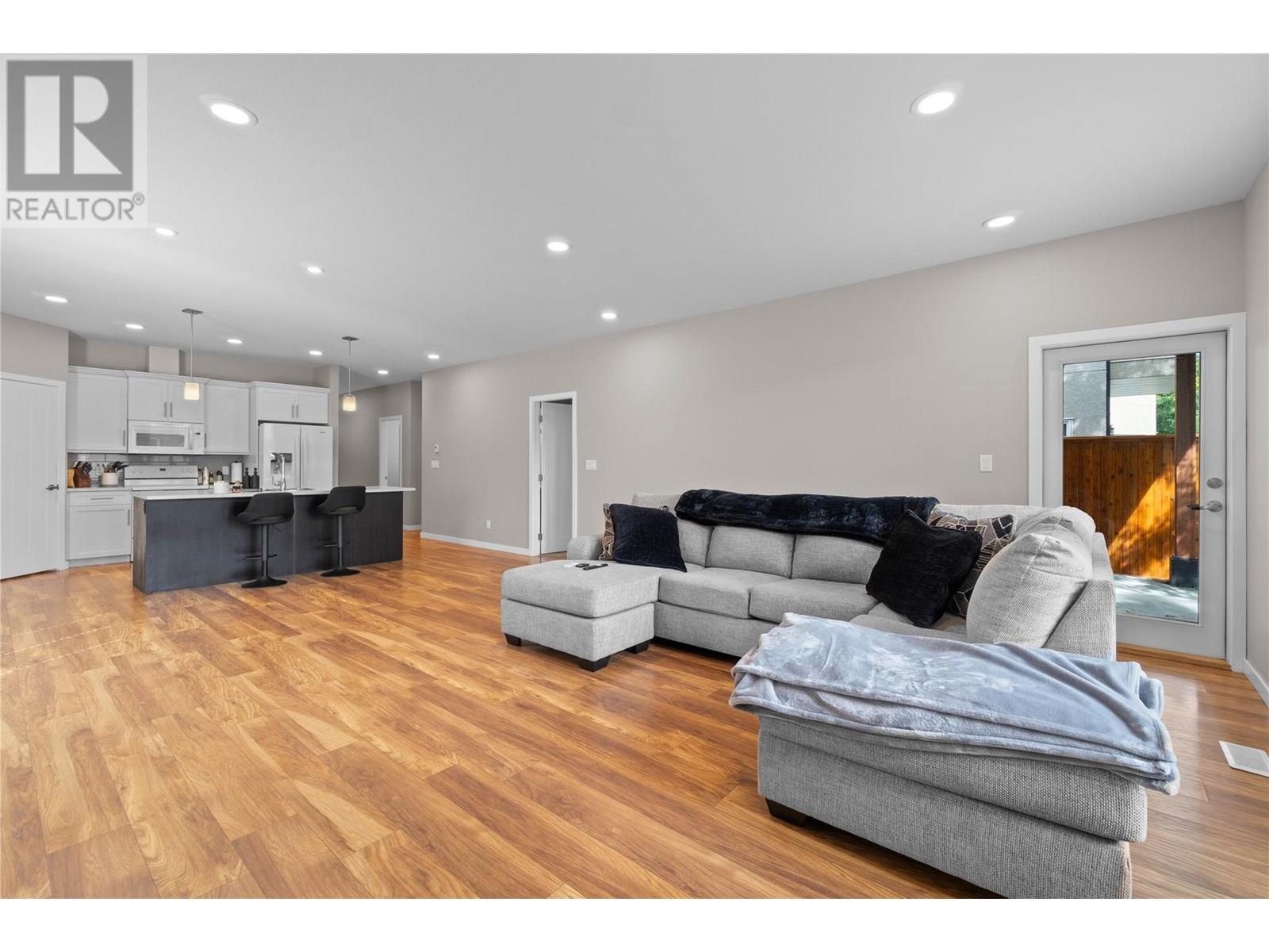 Photo 15 of 151 Beatty Avenue Nw Unit 6, Salmon Arm BC