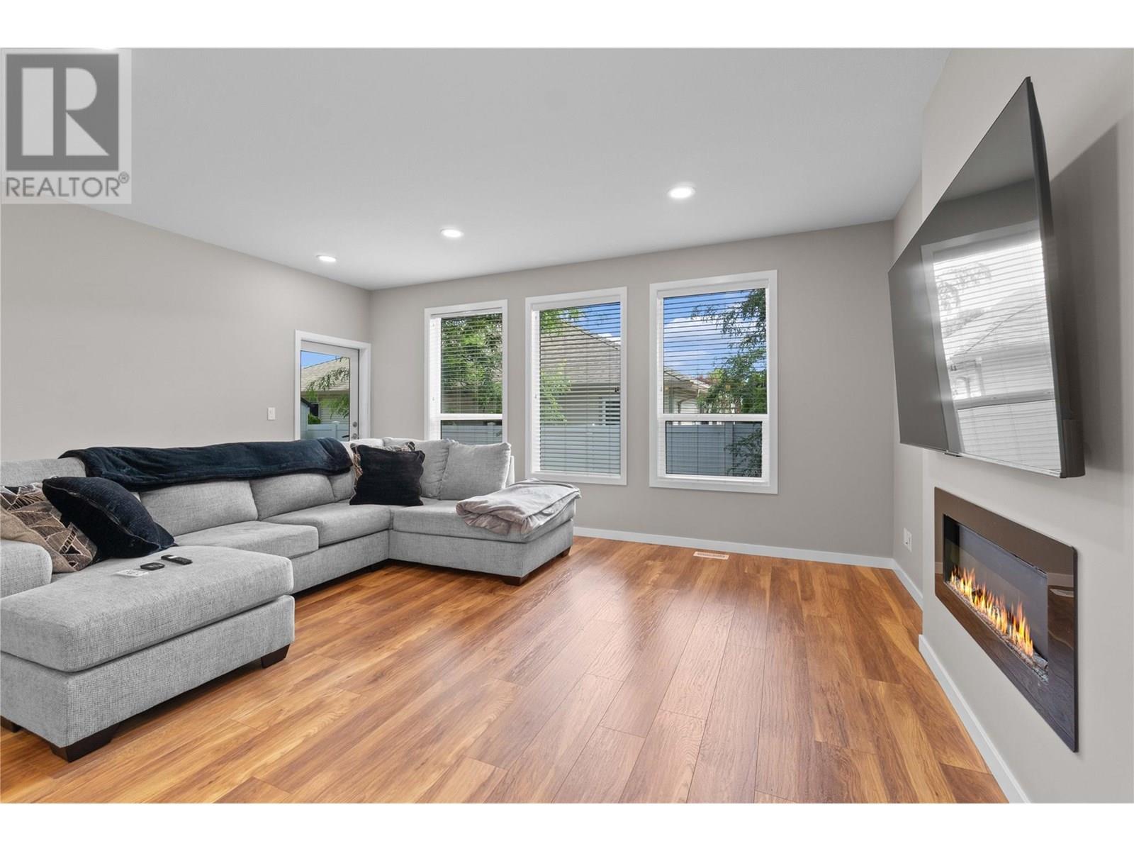 Photo 13 of 151 Beatty Avenue Nw Unit 6, Salmon Arm BC