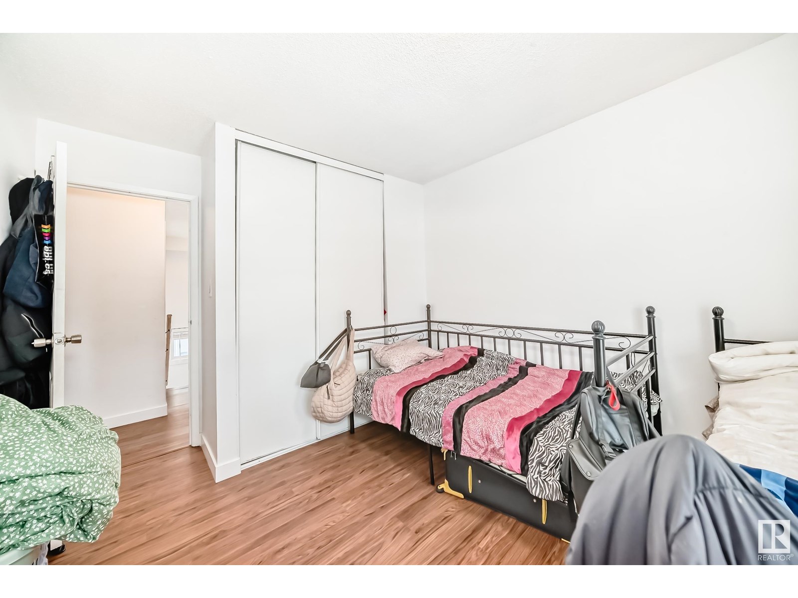 Photo 20 of 5507 144 A Av Nw, Edmonton AB