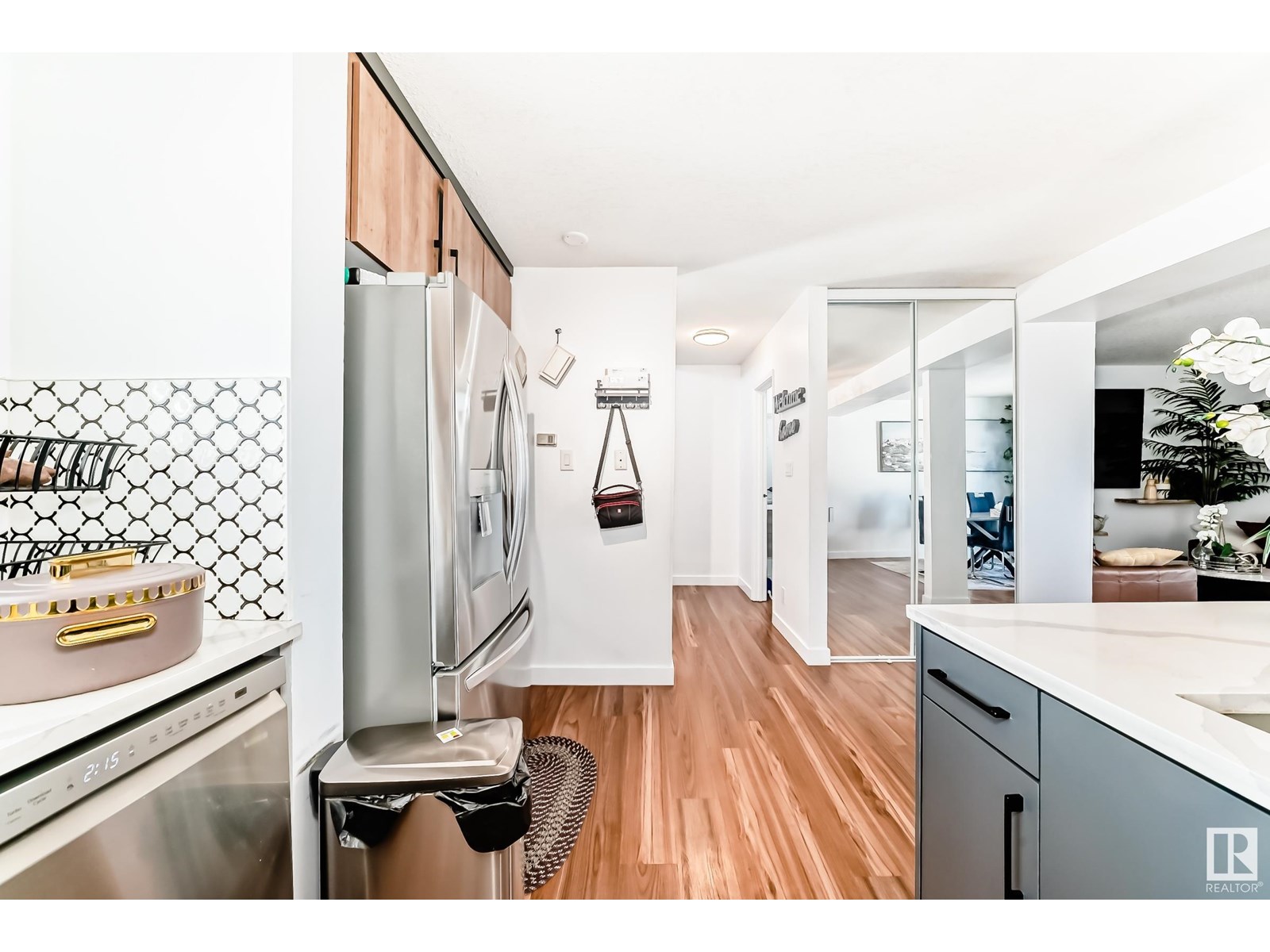Photo 8 of 5507 144 A Av Nw, Edmonton AB