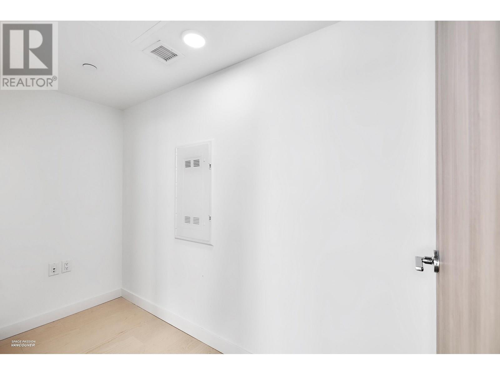 Photo 19 of 2421 89 Nelson Street, Vancouver BC
