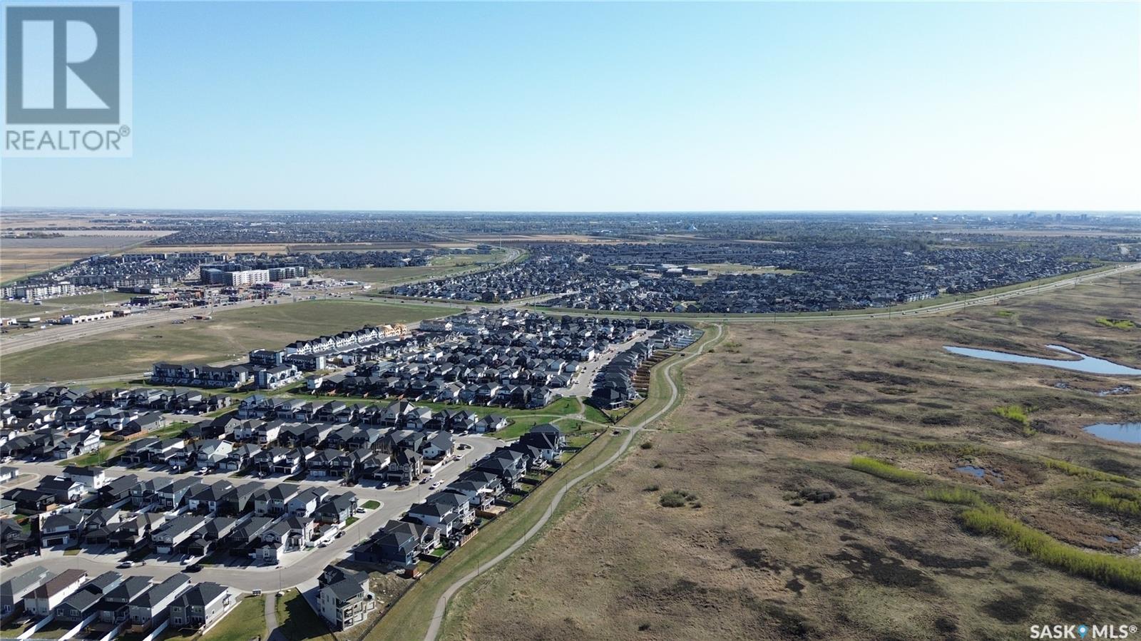 Photo 3 of 647 Bolstad Turn, Saskatoon SK