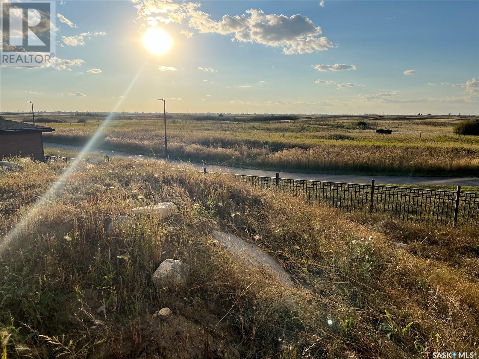 Photo 10 of 647 Bolstad Turn, Saskatoon SK