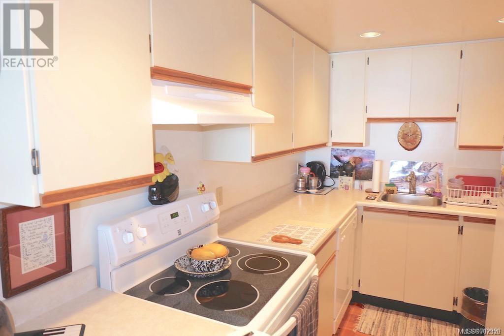 Photo 7 of 412 9805 Second St, Sidney BC