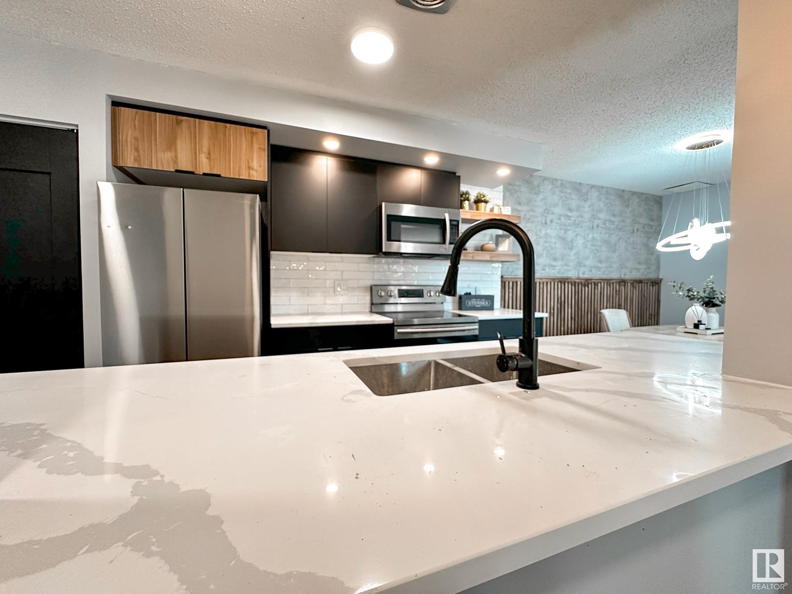 Photo 8 of 862 Erin Pl Nw, Edmonton AB