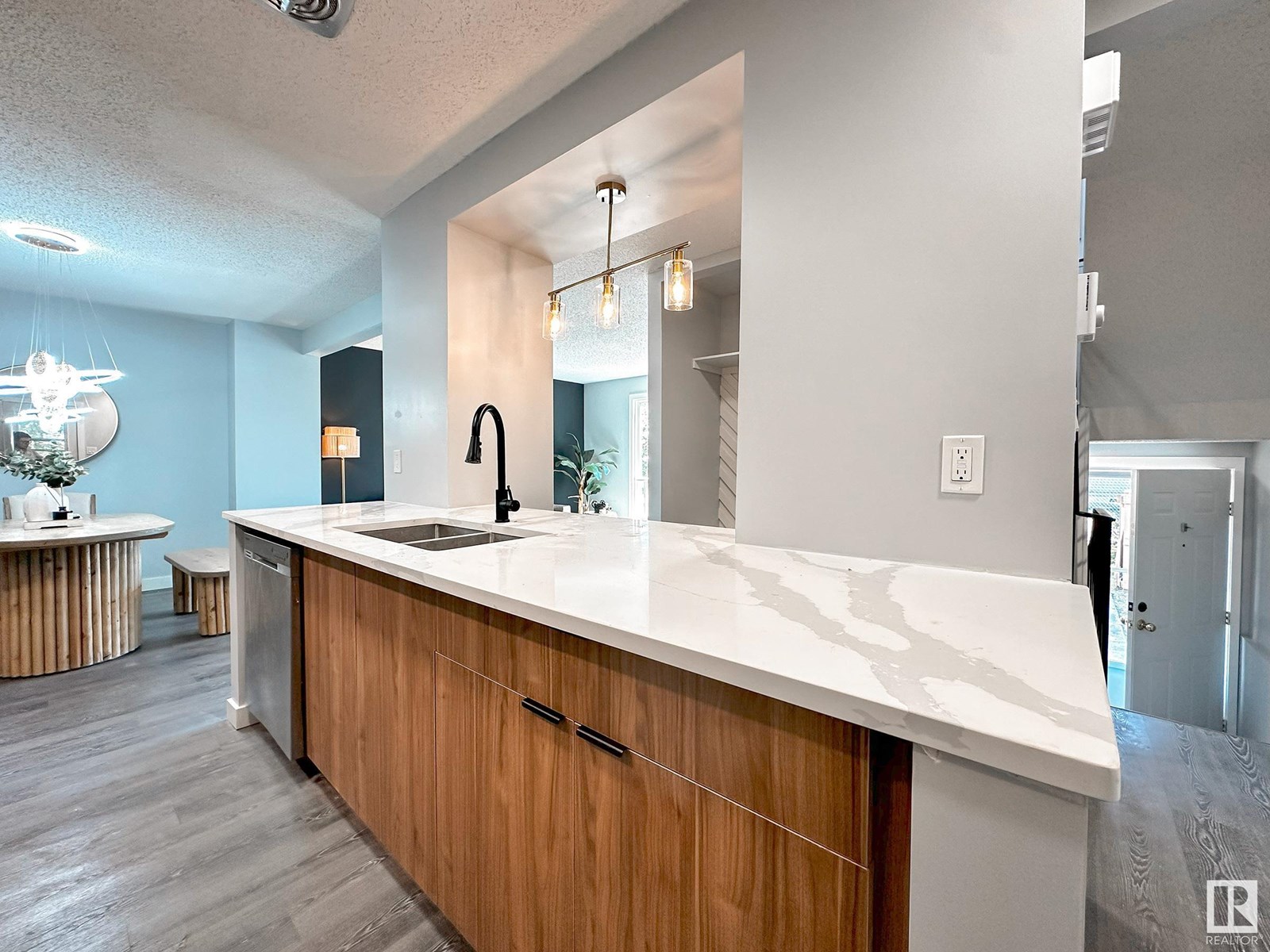 Photo 9 of 862 Erin Pl Nw, Edmonton AB