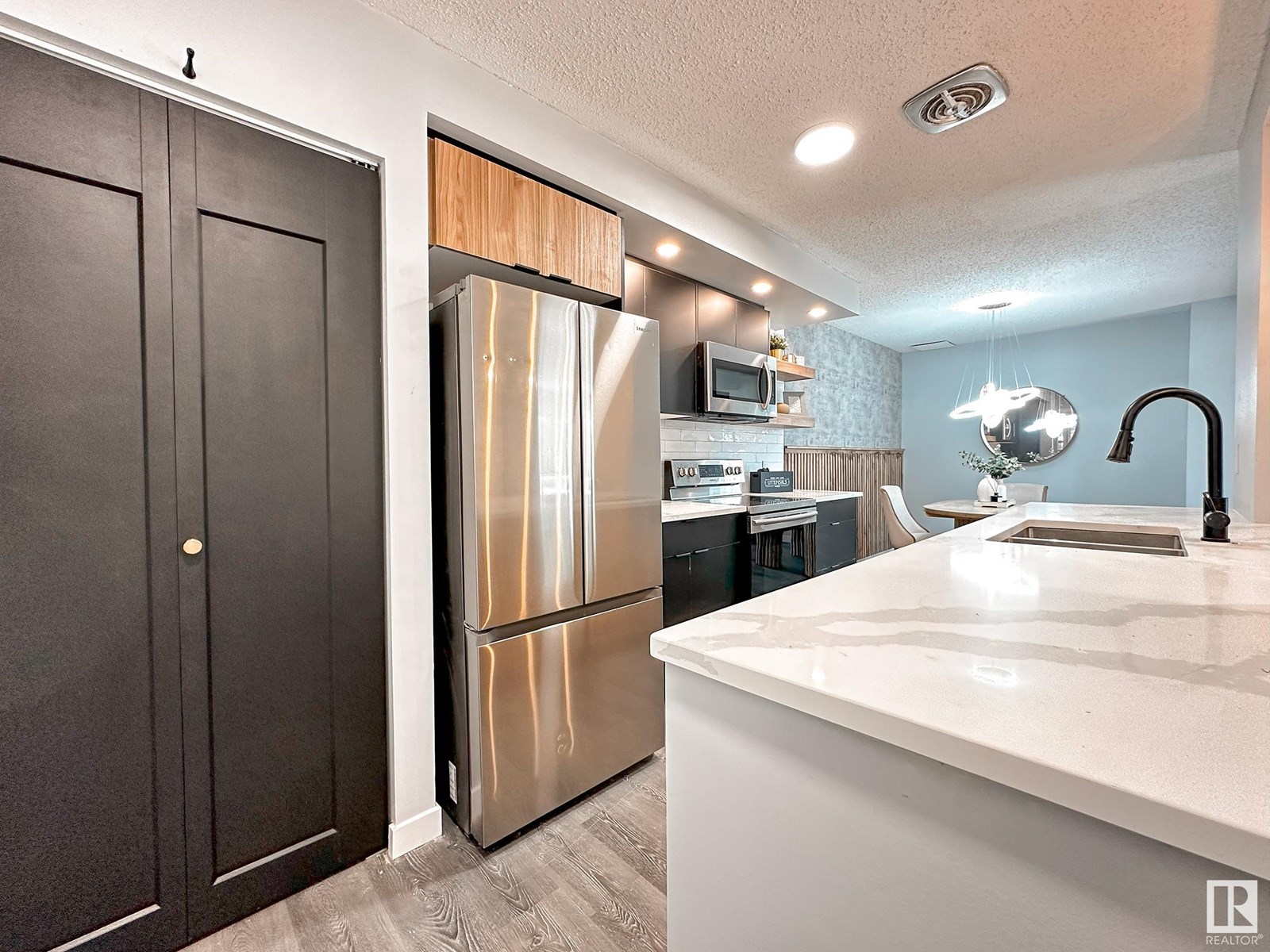 Photo 5 of 862 Erin Pl Nw, Edmonton AB