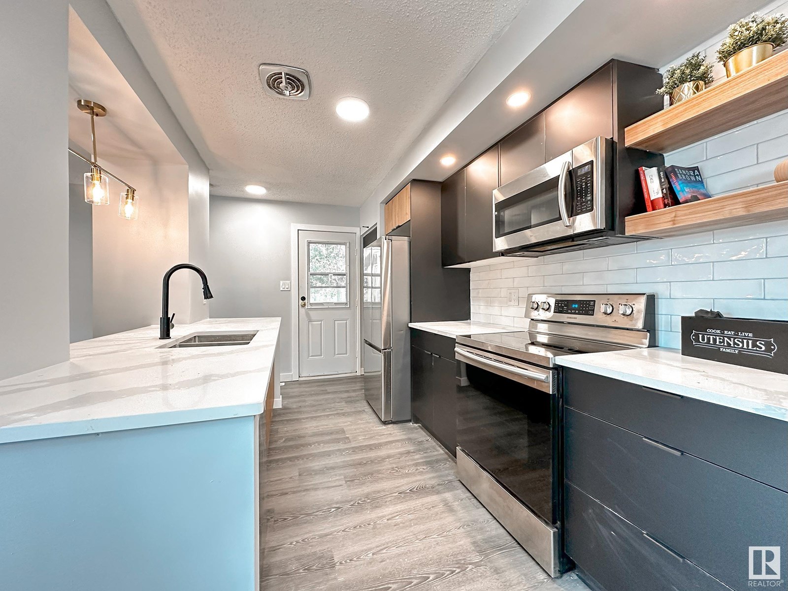 Photo 6 of 862 Erin Pl Nw, Edmonton AB