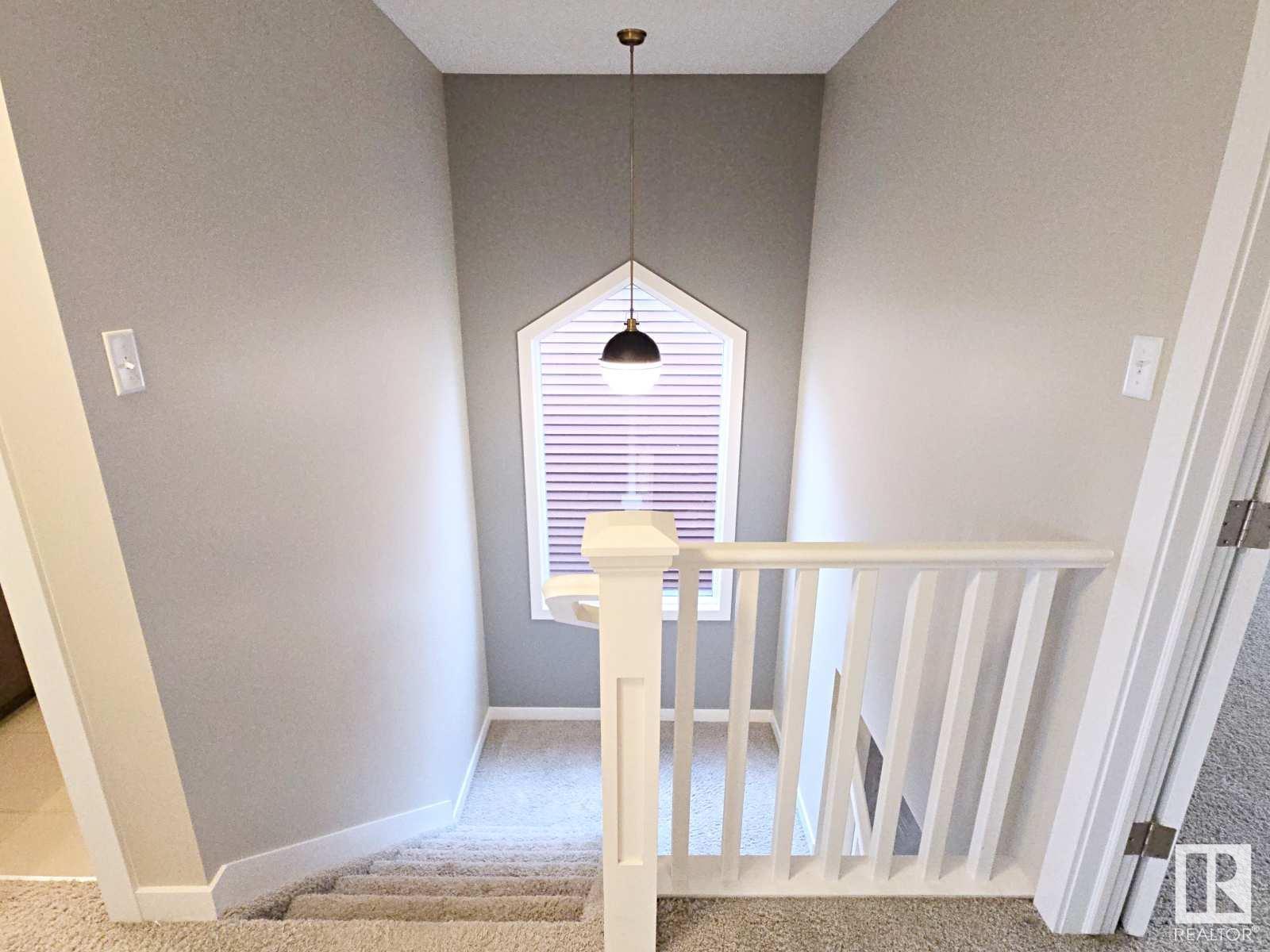 Photo 11 of 16707 18 Av Sw, Edmonton AB