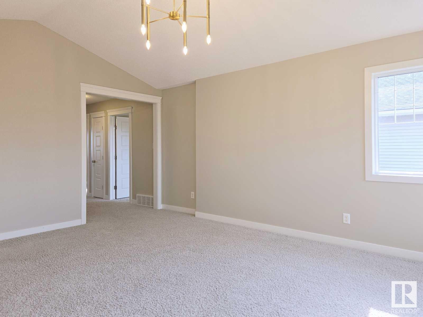 Photo 14 of 16707 18 Av Sw, Edmonton AB