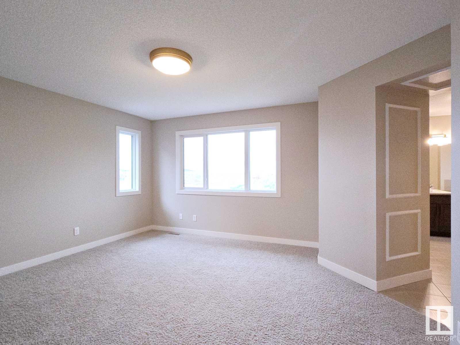 Photo 15 of 16707 18 Av Sw, Edmonton AB