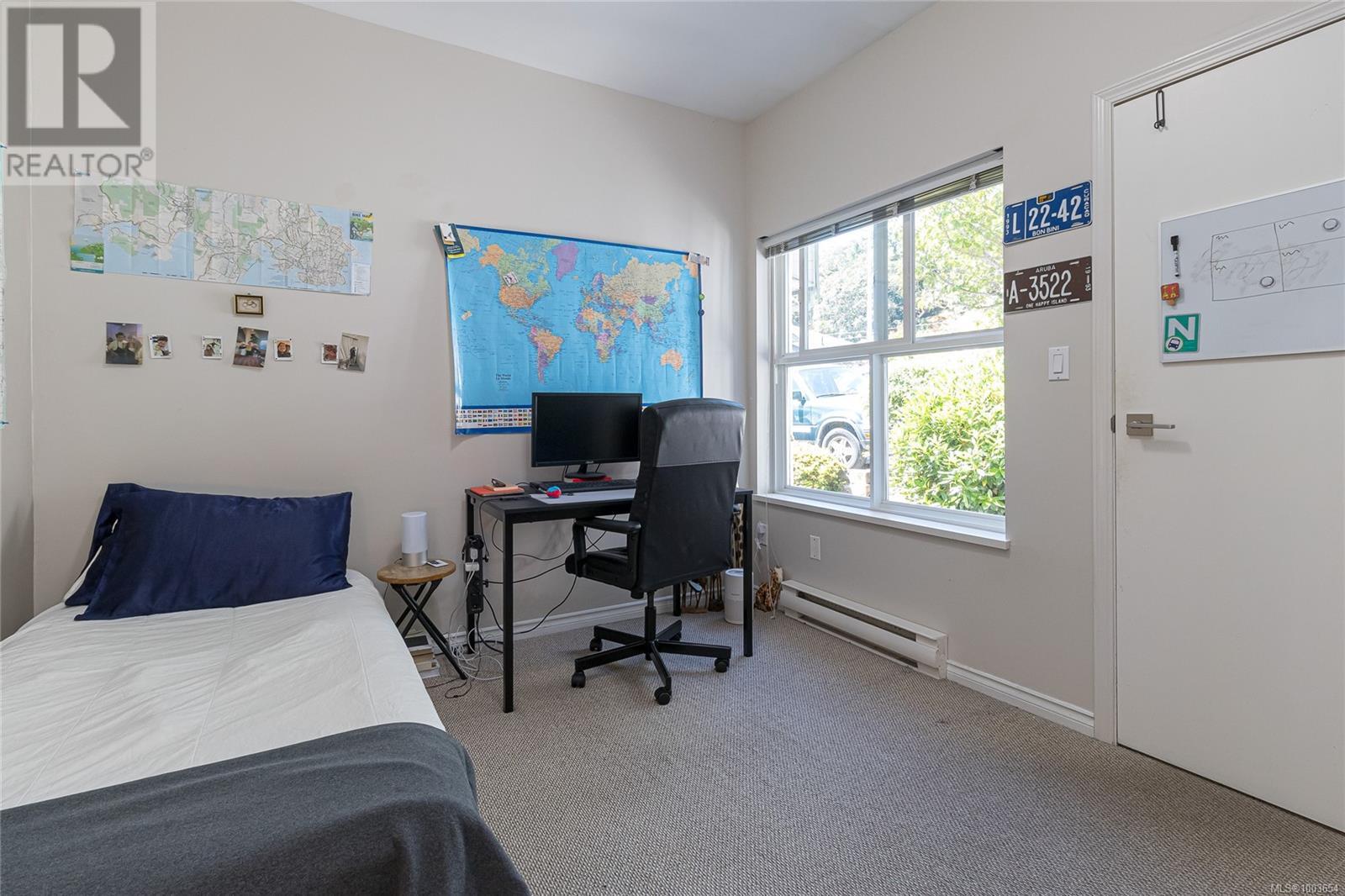 3 3633 Cedar Hill Rd, Saanich