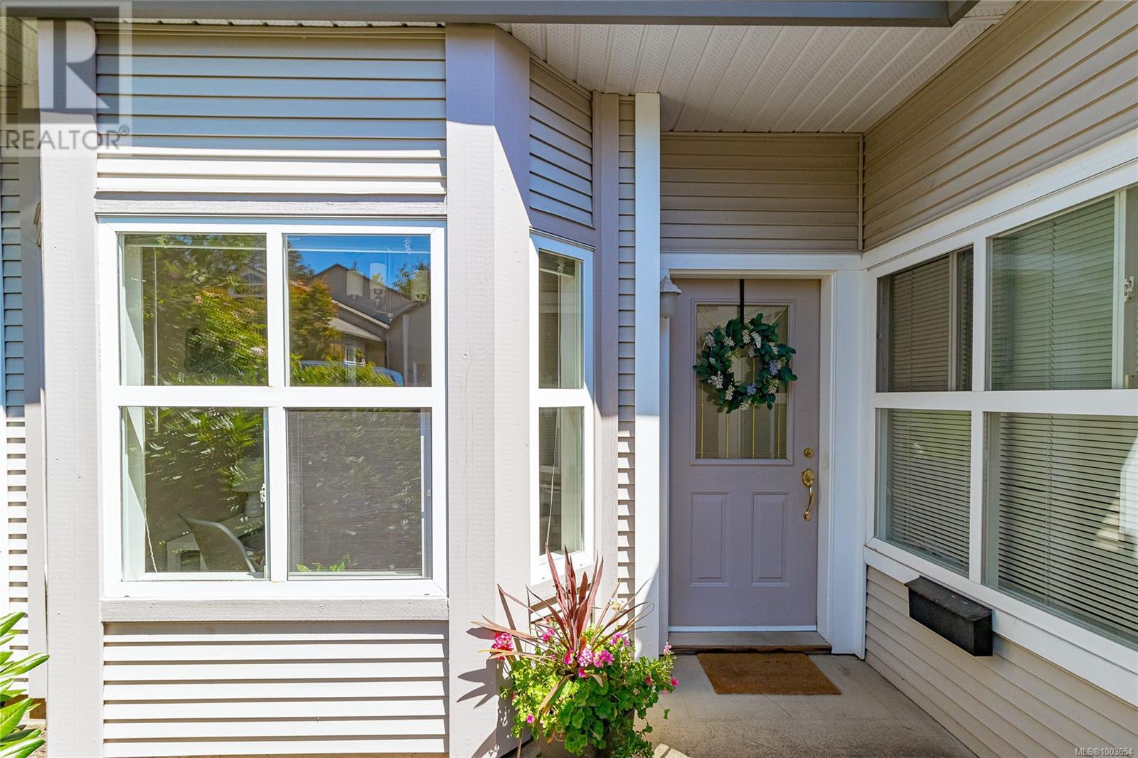 3 3633 Cedar Hill Rd, Saanich