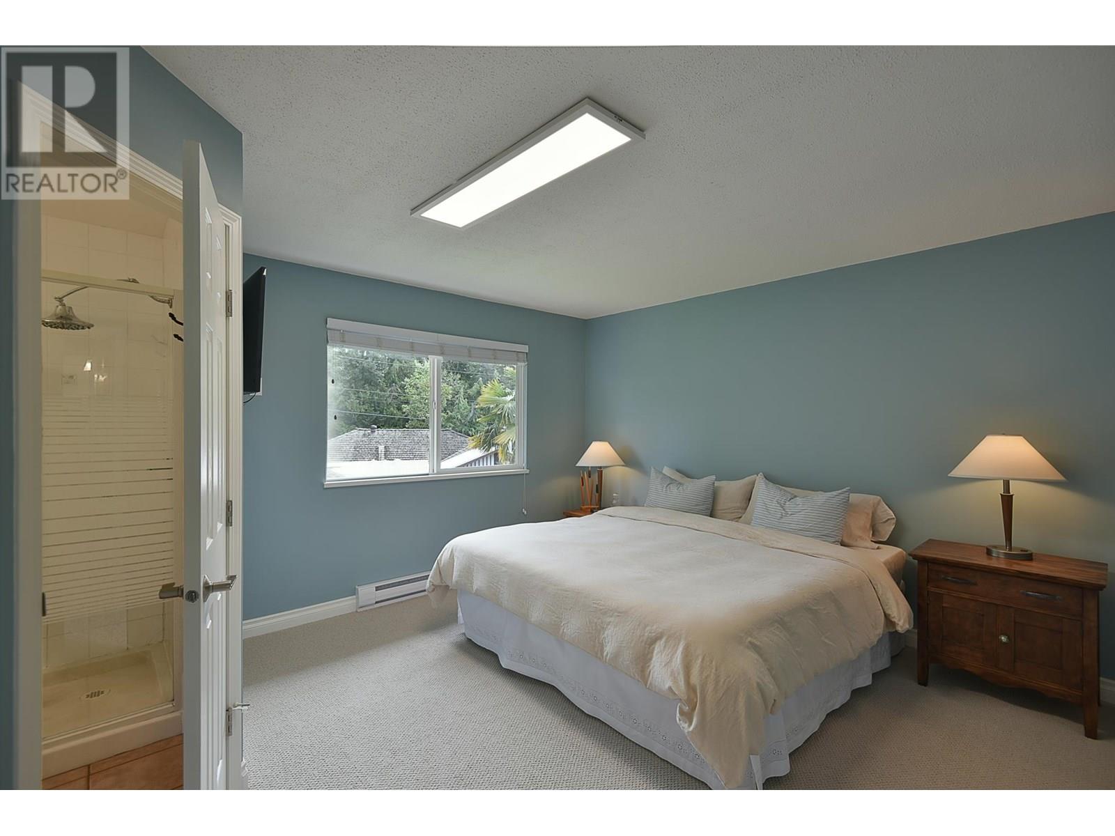 5475 CARNABY PLACE, Sechelt