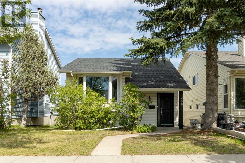 200 Macewan Glen Drive NW, Calgary, Alberta