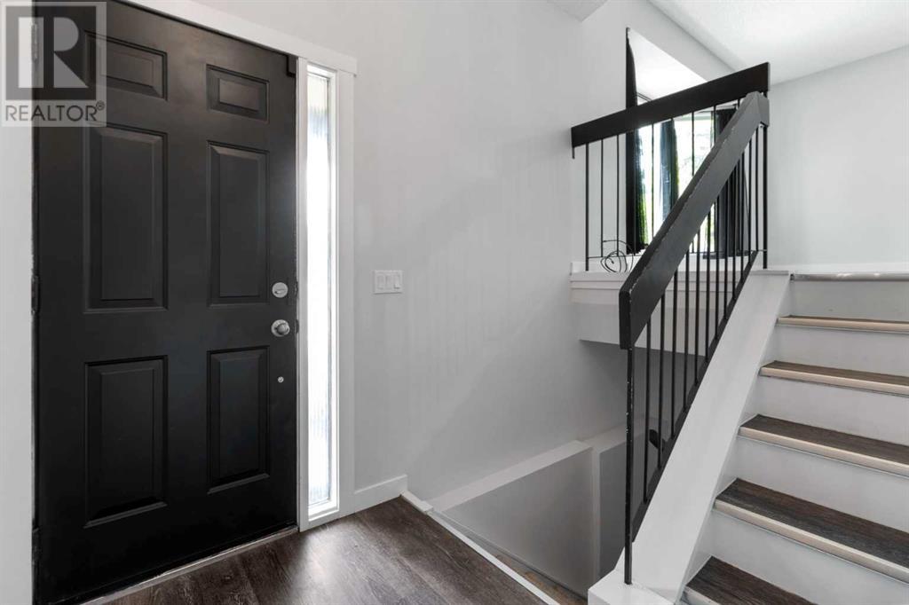 Single Family House Bi-level for Sale in  Macewan Glen Drive NW MacEwan Glen Calgary 