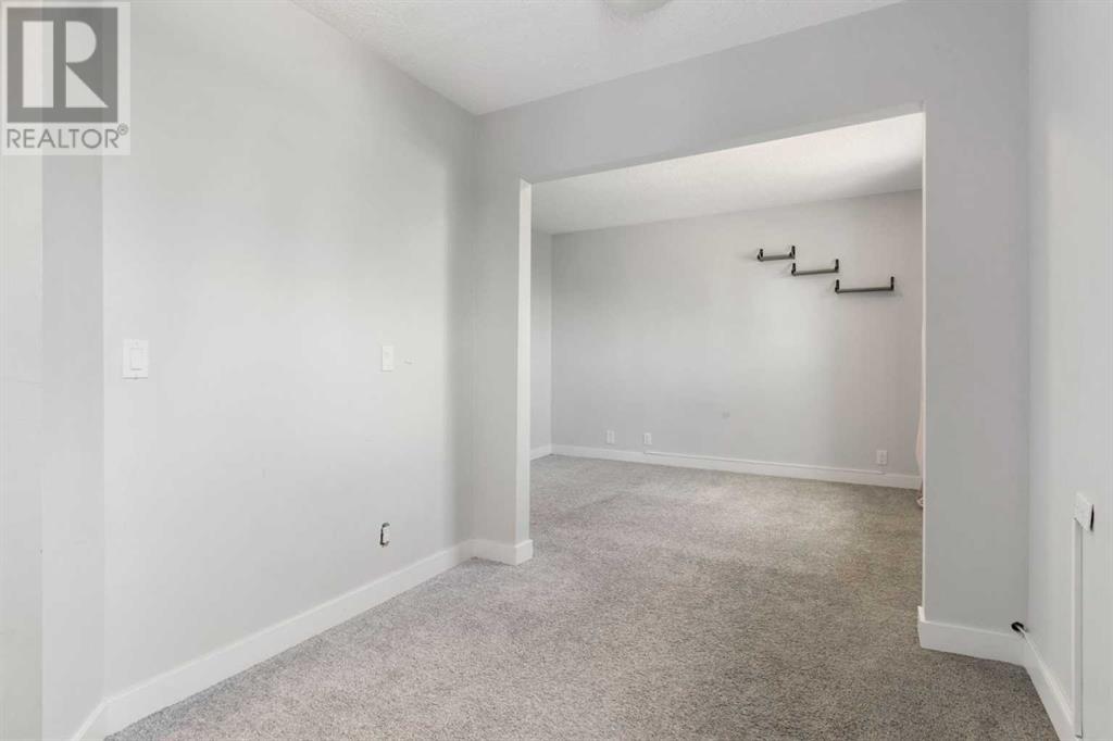 Single Family House Bi-level for Sale in  Macewan Glen Drive NW MacEwan Glen Calgary 