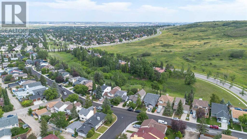 Single Family House Bi-level for Sale in  Macewan Glen Drive NW MacEwan Glen Calgary 