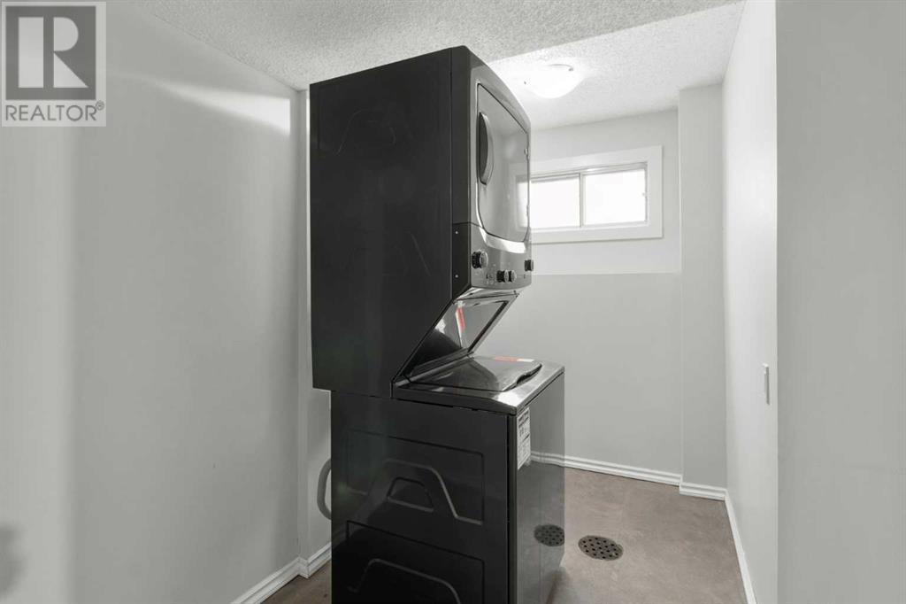 Single Family House Bi-level for Sale in  Macewan Glen Drive NW MacEwan Glen Calgary 