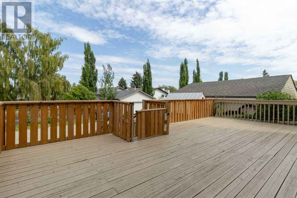 Single Family House Bi-level for Sale in  Macewan Glen Drive NW MacEwan Glen Calgary 