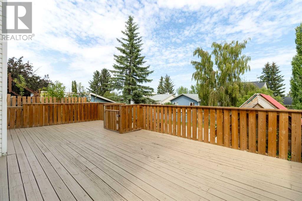 Single Family House Bi-level for Sale in  Macewan Glen Drive NW MacEwan Glen Calgary 