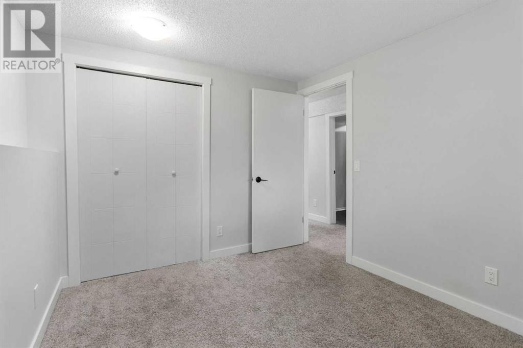 Single Family House Bi-level for Sale in  Macewan Glen Drive NW MacEwan Glen Calgary 