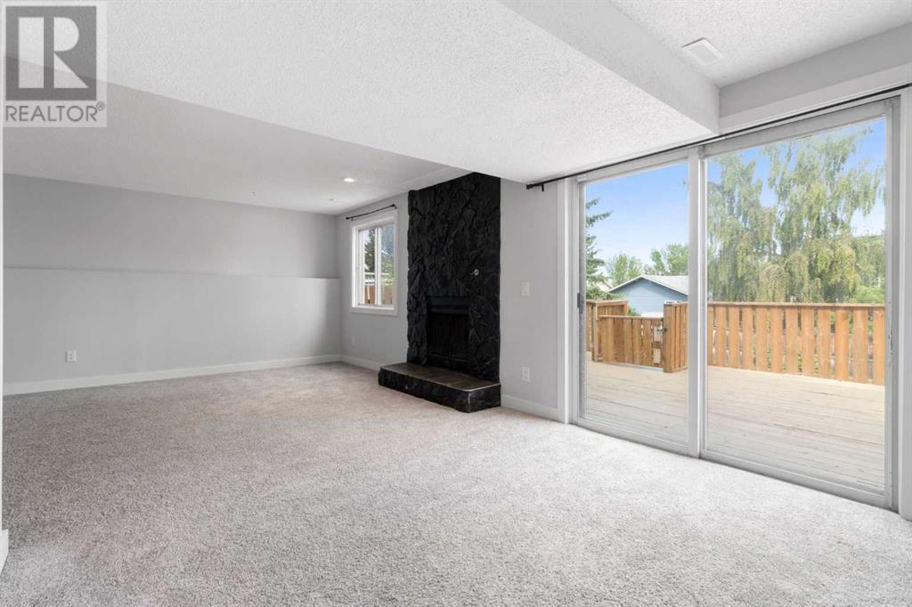 Single Family House Bi-level for Sale in  Macewan Glen Drive NW MacEwan Glen Calgary 
