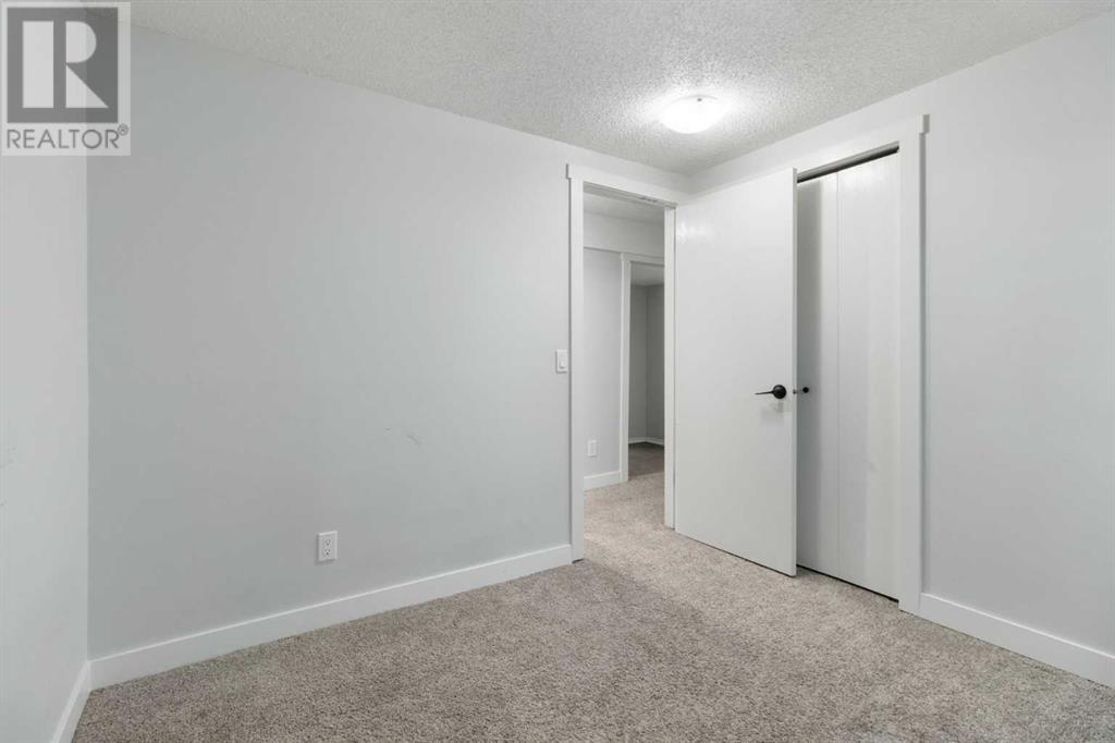 Single Family House Bi-level for Sale in  Macewan Glen Drive NW MacEwan Glen Calgary 