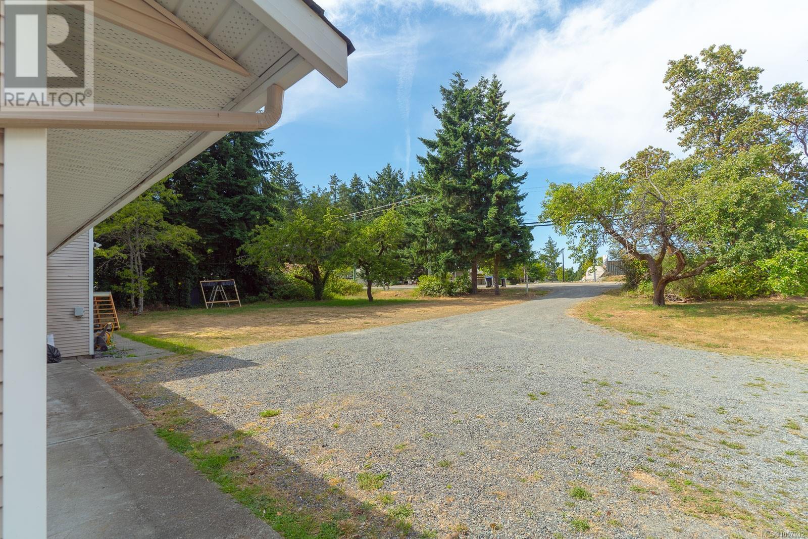 7405/7425 Lantzville Rd - 44